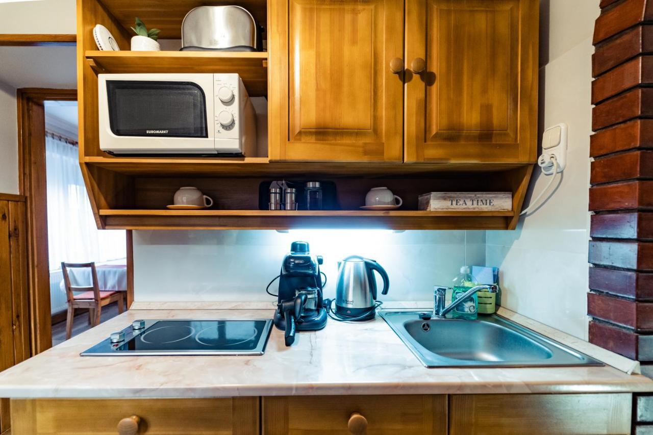 Estike Apartman Gyula Esterno foto