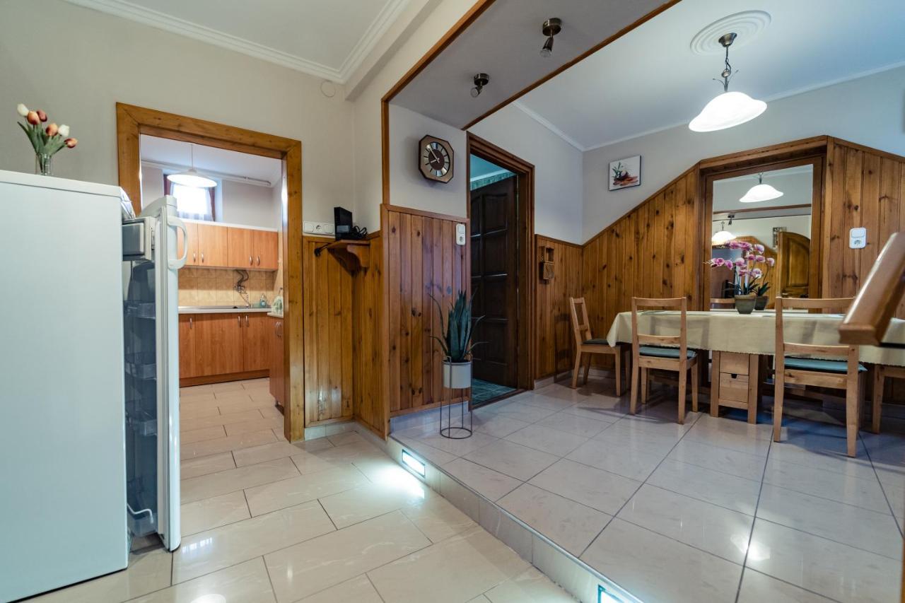 Estike Apartman Gyula Esterno foto